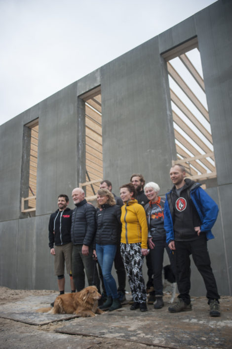 Familien Kronborg til rejsegildet på Havbadehuset - deres hidtil største projekt og investering.