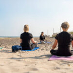 Yoga på stranden | Foto: Kristian Skjødt