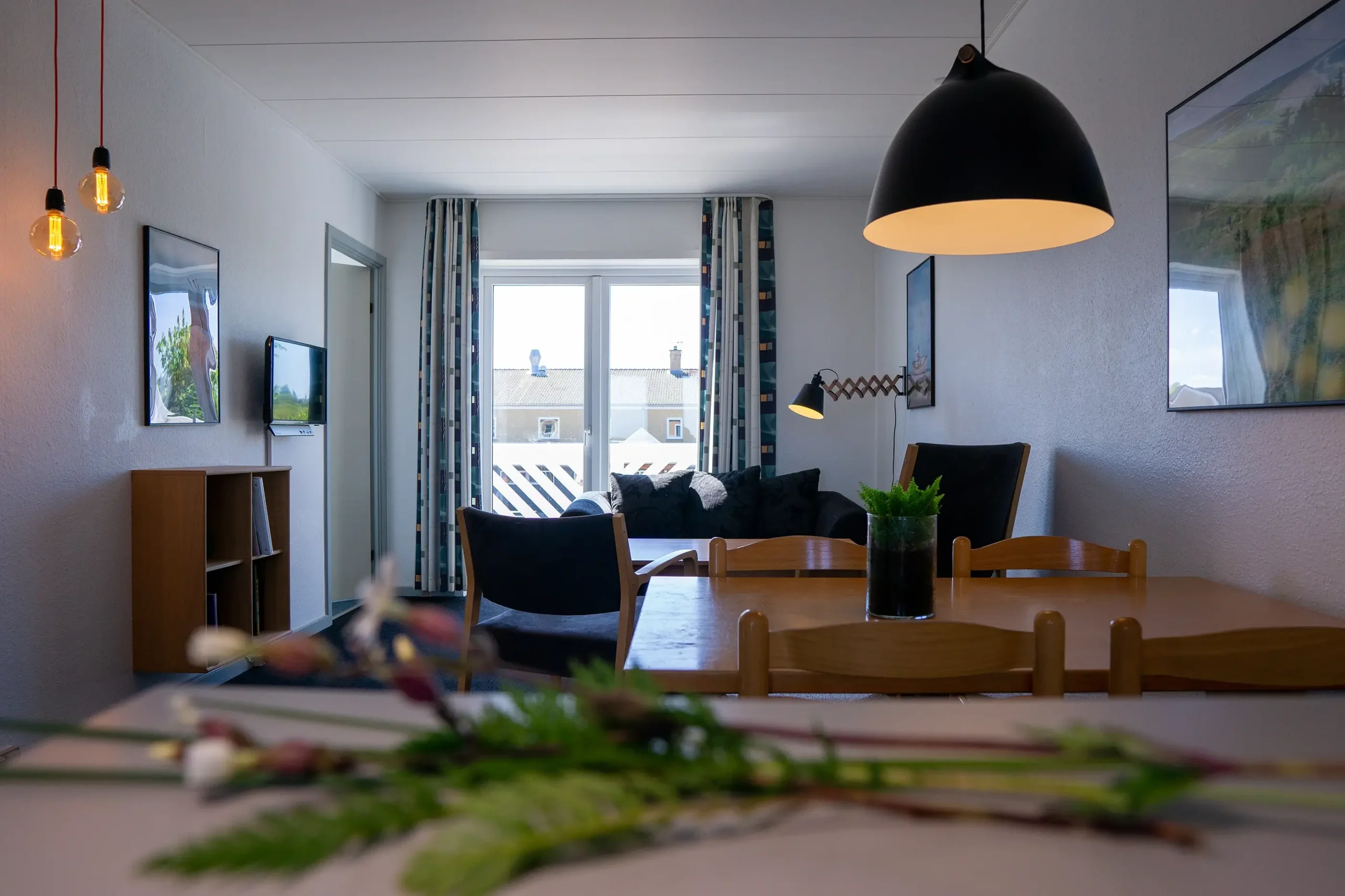 Hyggelig spise-/opholdsstue i ferielejlighed til 4-5 personer | Foto: Kristian Skjødt