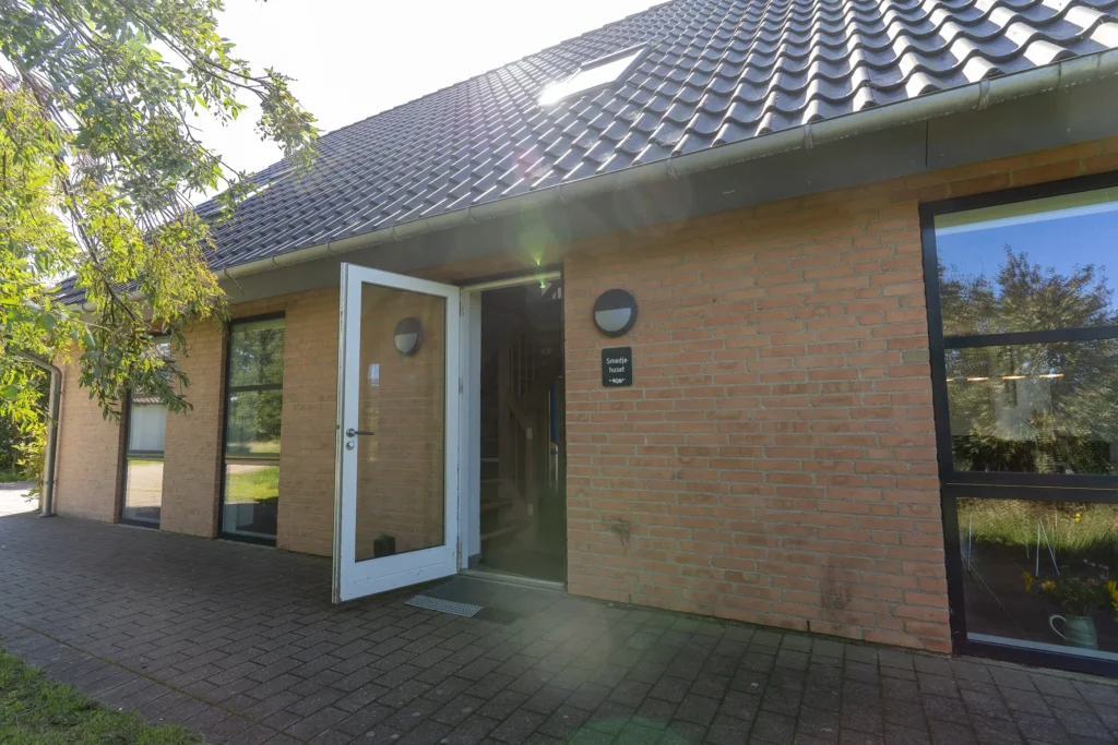 Indgangen til Smedjehuset ved Den Gamle Smedje | Foto: Kristian Skjødt